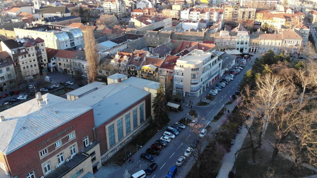 Studio Apartman Ld U Strogom Centru نوفي ساد المظهر الخارجي الصورة